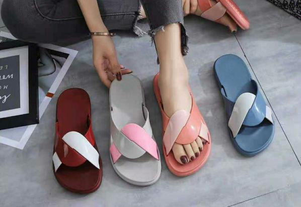 فروشندگان ممتاز دمپایی شیک در رنگبندی مختلف