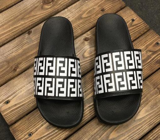 خرید انواع دمپایی صادراتی شیک به صورت عمده 